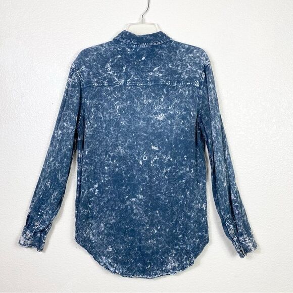 By Corpus Urban Outfitters Blue Acid Wash Long Sleeve Button Up Shirt - Picture 2 of 3
